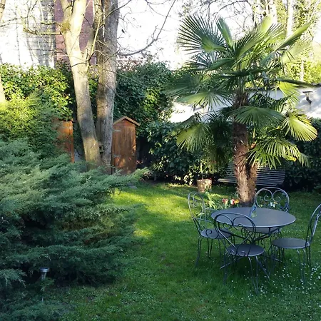Versailles In Ruhe By Interhome * Ville-dʼAvray