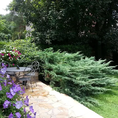 Versailles In Ruhe By Interhome *